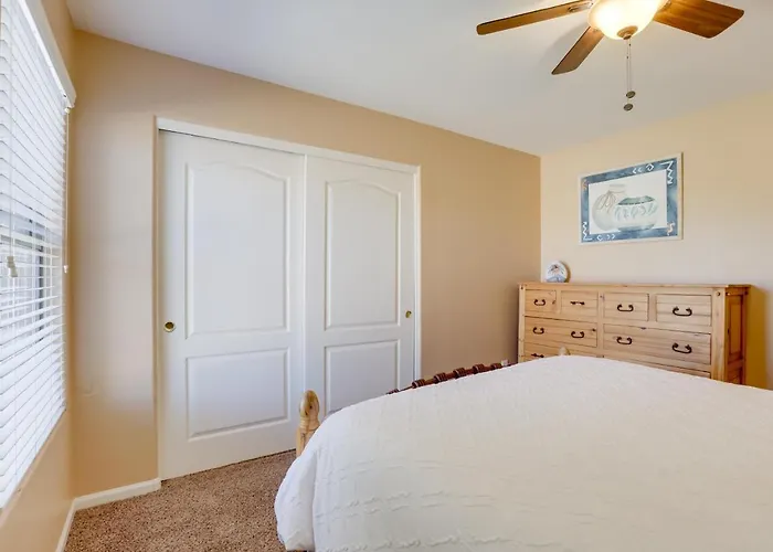 Spacious Near Pebble Creek *