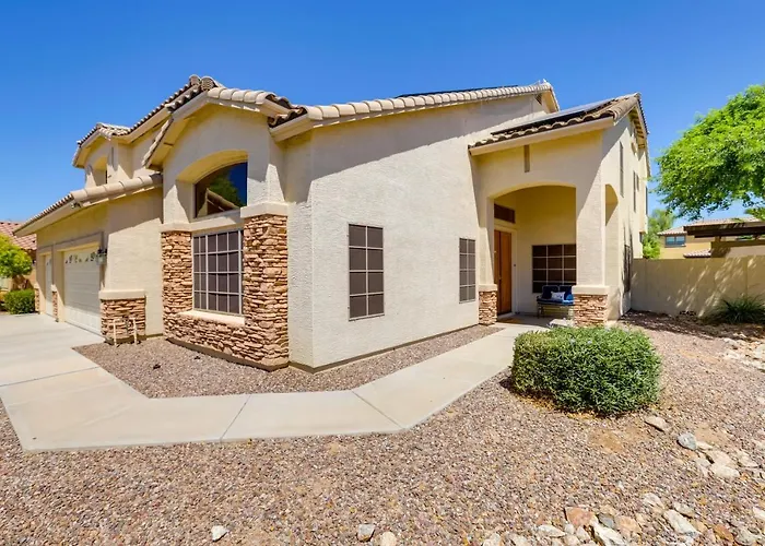 Spacious Near Pebble Creek Goodyear