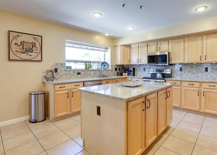 Spacious Near Pebble Creek Goodyear